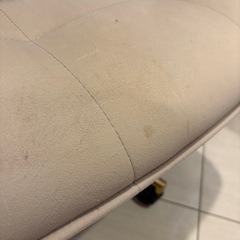 ピンク✖️ゴールド椅子の画像