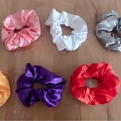 光るシュシュ2個で500円★新品・未使用品の画像