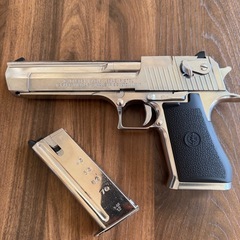 東京マルイ デザートイーグルクロームステンレス
ハードキック ガスガンの画像