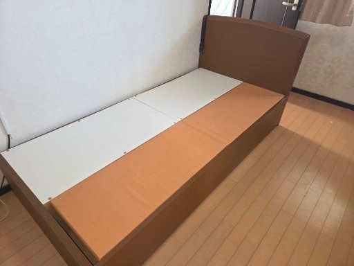 シングルベッド（引き出し２つ、マットレス付き）