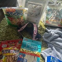 犬　新品未使用　服　餌　ハーネスト等　　の画像