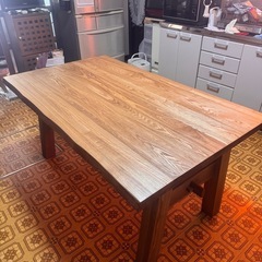 タモ　無垢　ダイニングテーブルの画像