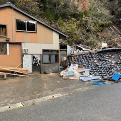 除染における付帯解体工事や草刈り作業の画像