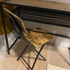 テーブル、椅子セットの画像