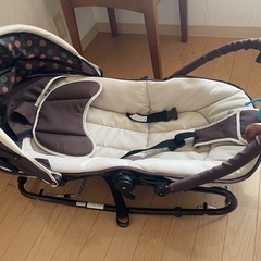 ベビーバウンサー 赤ちゃん用 揺れる椅子の画像