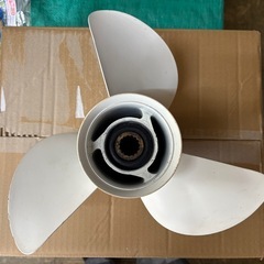 2個セット　ヤマハ船外機のプロペラ(13×19-K)(中古) の画像