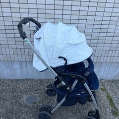 アップリカ ベビーカーの画像