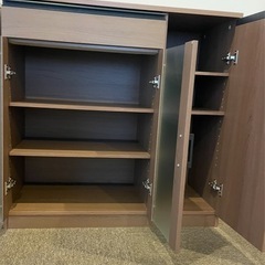 本日まで　キャビネット棚の画像