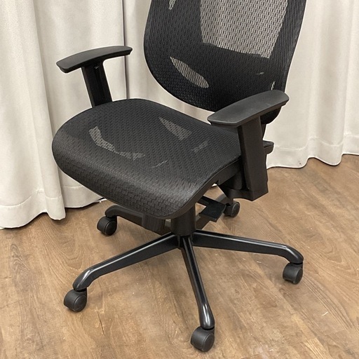 KC-10【新入荷　リサイクル品】ニトリ　クエト　メッシュバック　ワークチェア　黒