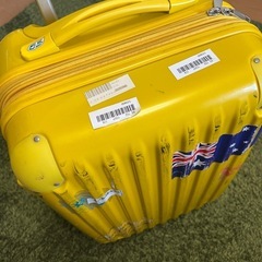 機内持ち込み対応スーツケースあげますの画像