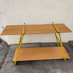 キャンプで便利！収納コンテナや食器などなんでも載せておくのに便利な組み立て簡単な棚ですの画像