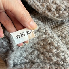 グレーニットスヌードの画像