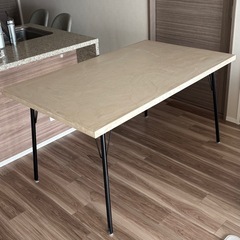 ダイニングテーブル+イス2脚の画像
