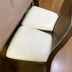 ダイニングテーブル
椅子セットの画像