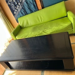 無料ソファと机セットの画像