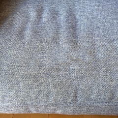 3人用ソファ　クッション付きの画像