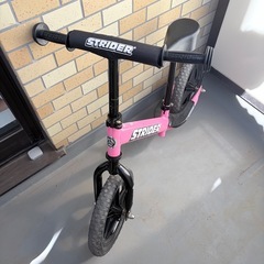 ストライダー　ピンク　キックバイク　12インチの画像