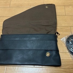 未使用　antiquaアート柄クラッチバッグの画像