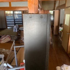 無料 縦長の棚 ブラック 木   の画像