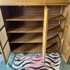 キャビネット3扉の画像