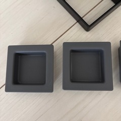 傘立てと小さいダストボックス
の画像