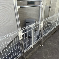   布団/洗濯干し　風飛び防止付き　伸縮/組み立て可能の画像