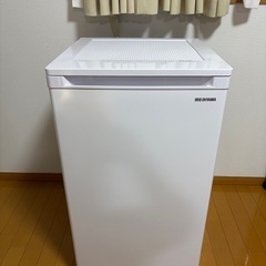 2023年製 アイリスオーヤマ 冷凍庫60L 3段 美品 IUS...