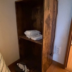木製テーブル（小さめ）   ・二段の収納棚  の画像