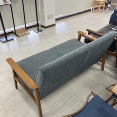 厚手ファブリックソファ2人掛けミートグレー【トレファク堺福田】の画像