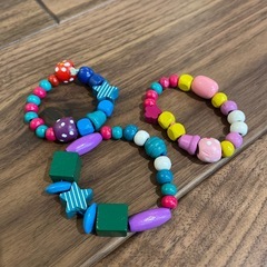 木製ビーズでアクセサリー作りの画像