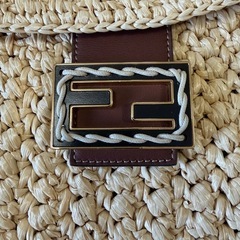 FENDIクロワッサンバッグほぼ未使用！の画像