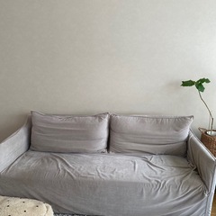 サラグレースの3人掛けソファーの画像