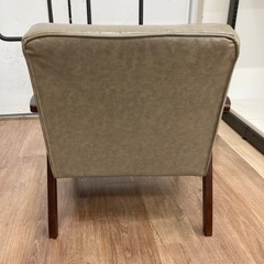 グレーとブラウンの1人掛けソファーのご紹介ですの画像