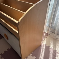 北欧テイスト　おもちゃ箱付き本棚ラック付きの画像