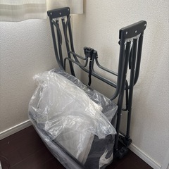 折りたたみ式ベビーベッドの画像