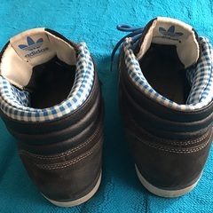 ｱﾃﾞﾀﾞｽスポーツシューズの画像