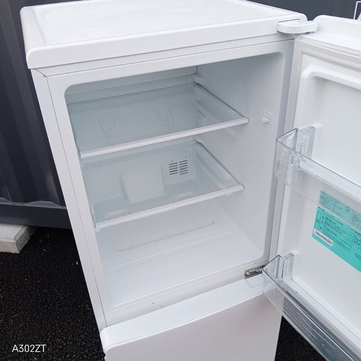 B266 送料設置無料　ハイアール　人気デザイン　2ドア冷蔵庫　148L
