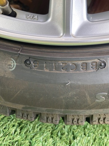 ブリヂストン VRX2 235/45R18 スタッドレス アルミホイール付 18×8J +45 PCD114.3 5穴 2018年製