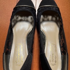 レースパンプスの画像