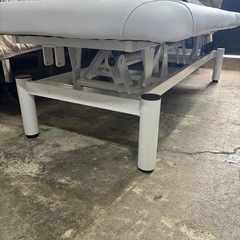 セブンビューティー 電動昇降 エステベッドの画像