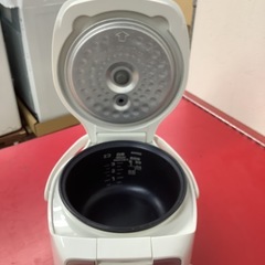 TiGER タイガー　炊飯器　炊飯ジャー　3合炊き　JAI-R2 2020年製の画像