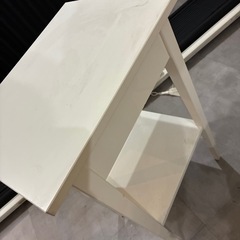 ホワイト飾り棚の画像