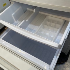 配達可【シャープ】冷蔵庫137L★2017年製 クリーニング済み/6ヶ月保証付き★100Lクラス【管理番号0314】知の画像