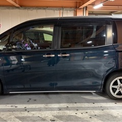 ヴォクシー80ハイブリッドの画像