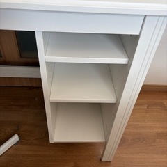 IKEA BRUSALI デスク 白 収納棚付き 美品 在宅ワーク・勉強机の画像