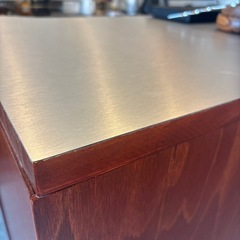 アイカ工業 AICA のメタル化粧板「ME-2932」（メラミン化粧板）の画像