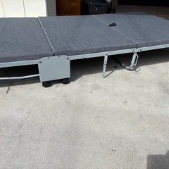 折りたたみベッドの画像