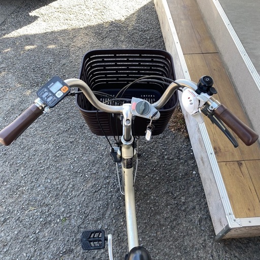 ?Panasonic　ビビライフ?電動アシスト　三輪車　カゴ付き　ホワイト　シルバー系　通勤自転車　通学自転車　軽快車　シティ車　自転