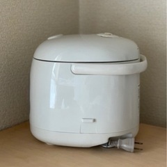 東芝　IH炊飯器　3合　RC-5XE8の画像