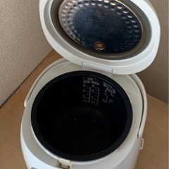 東芝　IH炊飯器　3合　RC-5XE8の画像